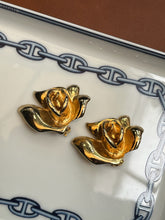 Load image into Gallery viewer, Vintage Rose Earrings