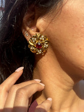 Load image into Gallery viewer, Vintage Red Stone Flower Pearl Earrings