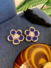 Load image into Gallery viewer, Vintage Blue Enamel Flower Earrings