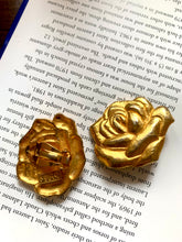 Load image into Gallery viewer, Vintage Kenzo Chunky Flower Earrings