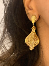Load image into Gallery viewer, Vintage Gold Antique Art Deco Earrings