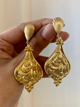 Load image into Gallery viewer, Vintage Gold Antique Art Deco Earrings