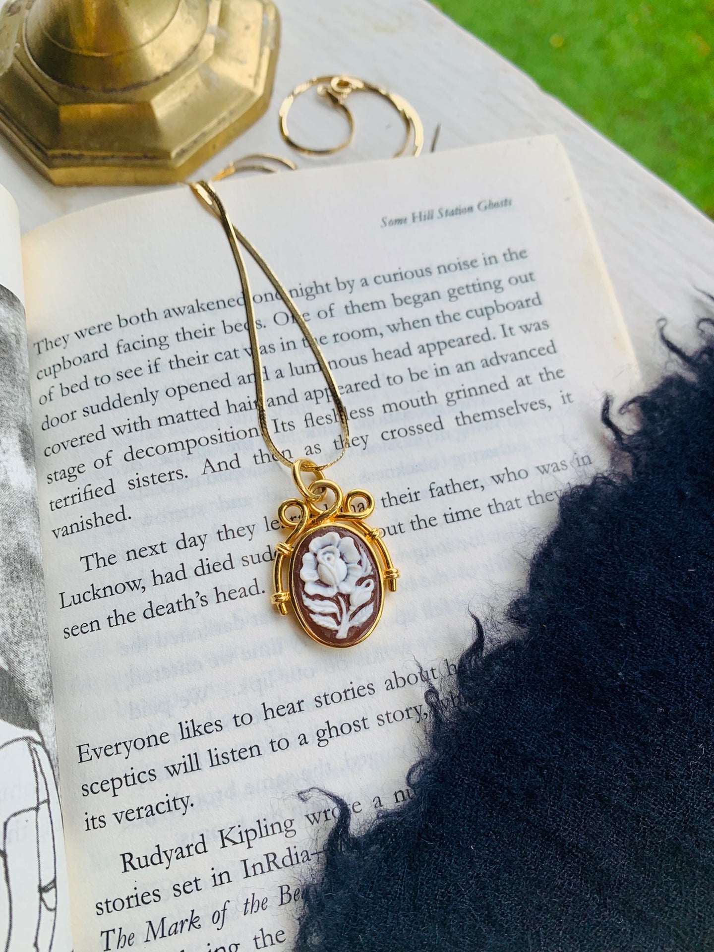 Cameo Rose Charm
