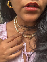 Load image into Gallery viewer, Vintage Rose Pearl Knotted Necklace