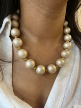 Load image into Gallery viewer, Vintage Chunky Brushed Pearl Necklace