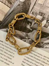 Load image into Gallery viewer, Vintage Bow Link Bracelet