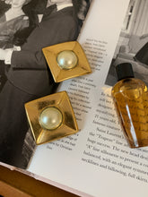 Load image into Gallery viewer, Vintage Art Deco Style Chunky Square Pearl Earrings