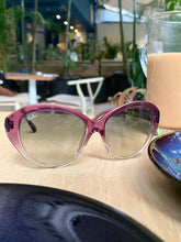 Load image into Gallery viewer, Vintage Ray Ban Sunglasses