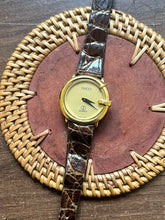 Load image into Gallery viewer, Vintage Gucci G Leather Watch