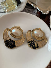 Load image into Gallery viewer, Vintage Gold &amp; Black Art Deco Pearl Earrings