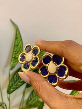 Load image into Gallery viewer, Vintage Blue Enamel Flower Earrings
