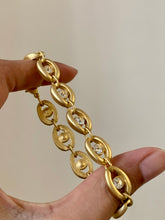 Load image into Gallery viewer, Vintage Oval Loop Diamond Matte Bracelet