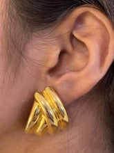 Load image into Gallery viewer, Vintage Gold Upside Down Heart Earrings