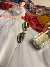 Load image into Gallery viewer, Vintage Mini Snail Studs