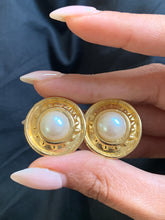 Load image into Gallery viewer, Vintage Pearl Dotted Earrings