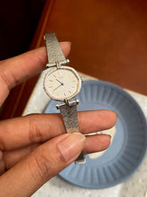 Load image into Gallery viewer, Vintage Seiko Chain Watch