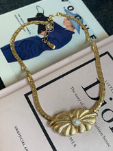 Load image into Gallery viewer, Vintage Pearl Bow Choker Necklace