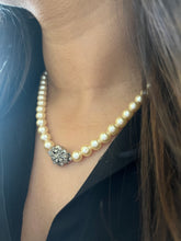 Load image into Gallery viewer, Vintage Silver Clasp Pearl Necklace