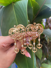 Load image into Gallery viewer, Vintage Baroque Heart Dangler Earrings