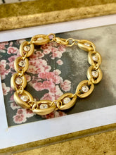 Load image into Gallery viewer, Vintage Oval Loop Diamond Matte Bracelet