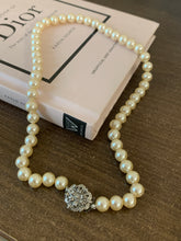 Load image into Gallery viewer, Vintage Silver Clasp Pearl Necklace