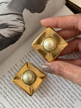 Load image into Gallery viewer, Vintage Art Deco Style Chunky Square Pearl Earrings