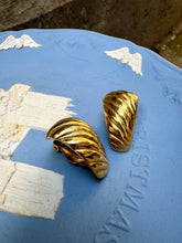 Load image into Gallery viewer, Vintage Carved Croissant Hoop Earrings