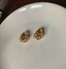 Load image into Gallery viewer, Vintage Nina Ricci Small NR Square Earrings