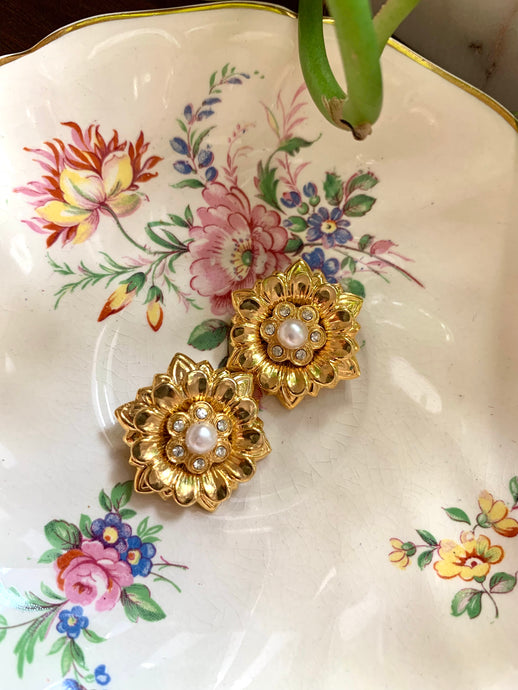 Vintage Flower Pearl Earrings