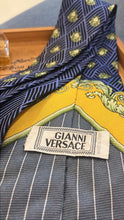 Load image into Gallery viewer, Vintage Gianni Versace Medusa Tie