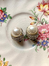 Load image into Gallery viewer, Vintage Silver Pearl Mini Earrings