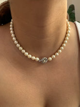 Load image into Gallery viewer, Vintage Pearl Rose Clasp Necklace