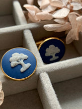 Load image into Gallery viewer, Vintage Wedgewood England Tree Of Life Gold Cuff Links