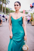 Load image into Gallery viewer, Vintage Chanel Diamond Shaped CC Earrings