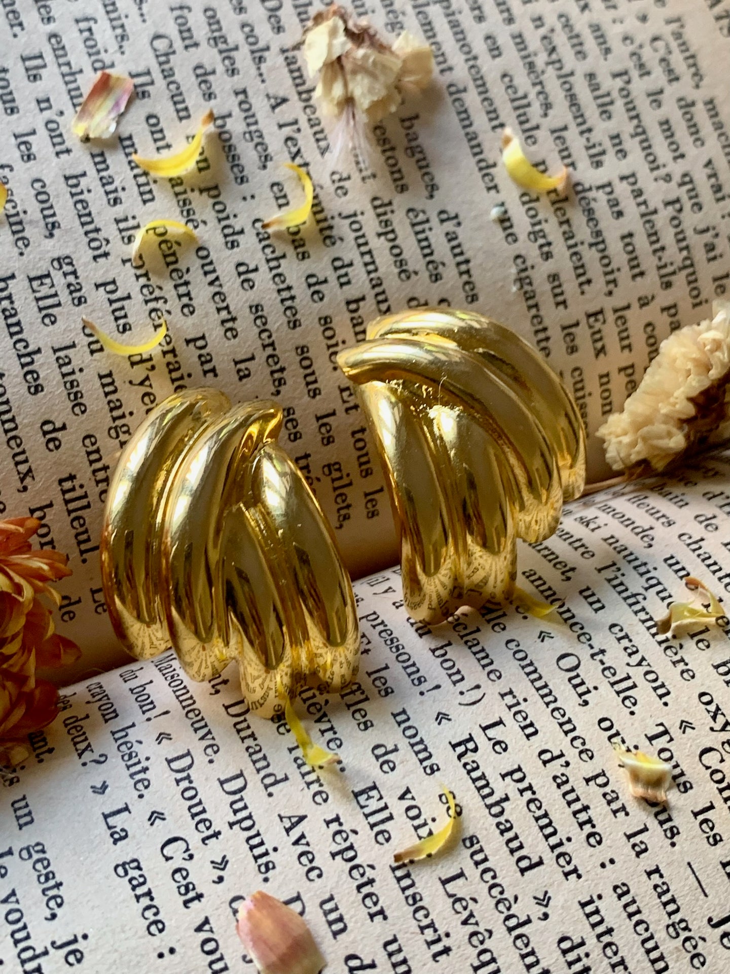 Vintage Gold Upside Down Heart Earrings