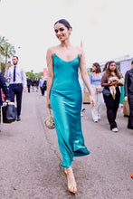 Load image into Gallery viewer, Vintage Chanel Diamond Shaped CC Earrings