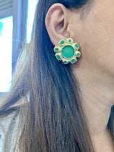 Load image into Gallery viewer, Vintage Green Enamel Flower Earrings