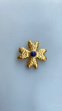 Load image into Gallery viewer, Vintage Blue Stone Flora Brooch