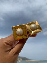 Load image into Gallery viewer, Vintage Scherrer Pearl Studs