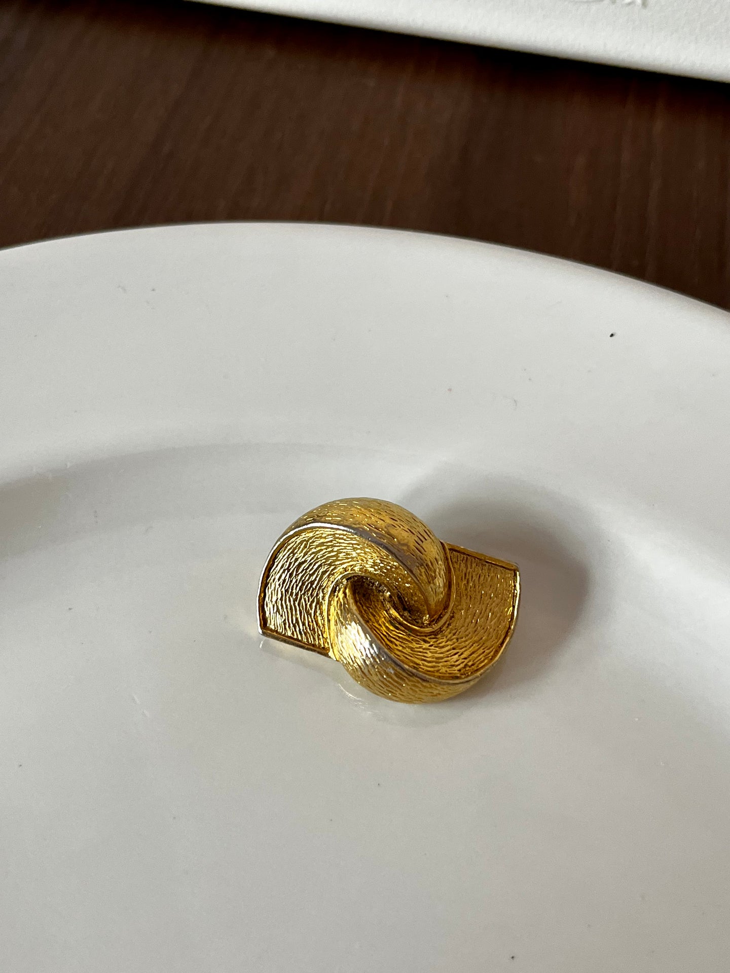 Vintage Gold Swirl Brooch