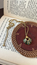 Load image into Gallery viewer, Vintage Green Enamel Shell Necklace