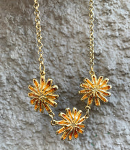 Load image into Gallery viewer, Vintage Three Flowers Enamel Necklace