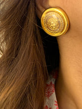 Load image into Gallery viewer, Vintage Versace Medusa Gold Studs