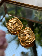 Load image into Gallery viewer, Vintage Chanel Diamond Shaped CC Earrings